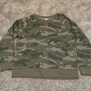 Like new M Old Navy camo sweatshirt